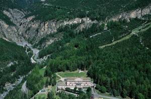 Xtrallusion photo library of independent, self-guided walking and sightseeing holidays in Italy. Pictures, images, photos and photographs taken along the way of this 1-day walking itinerary, to give you a visual impression of the day's walk.